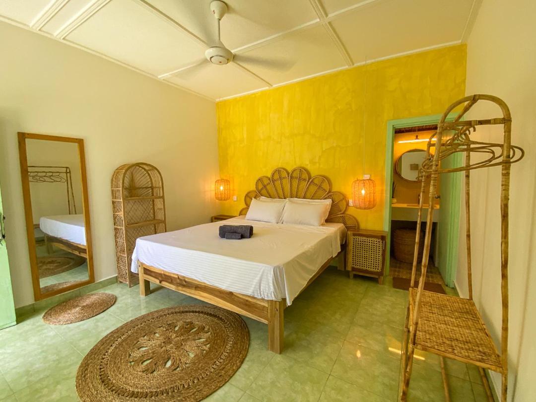 Banana Surf House Hotel Arugam Bay Bagian luar foto