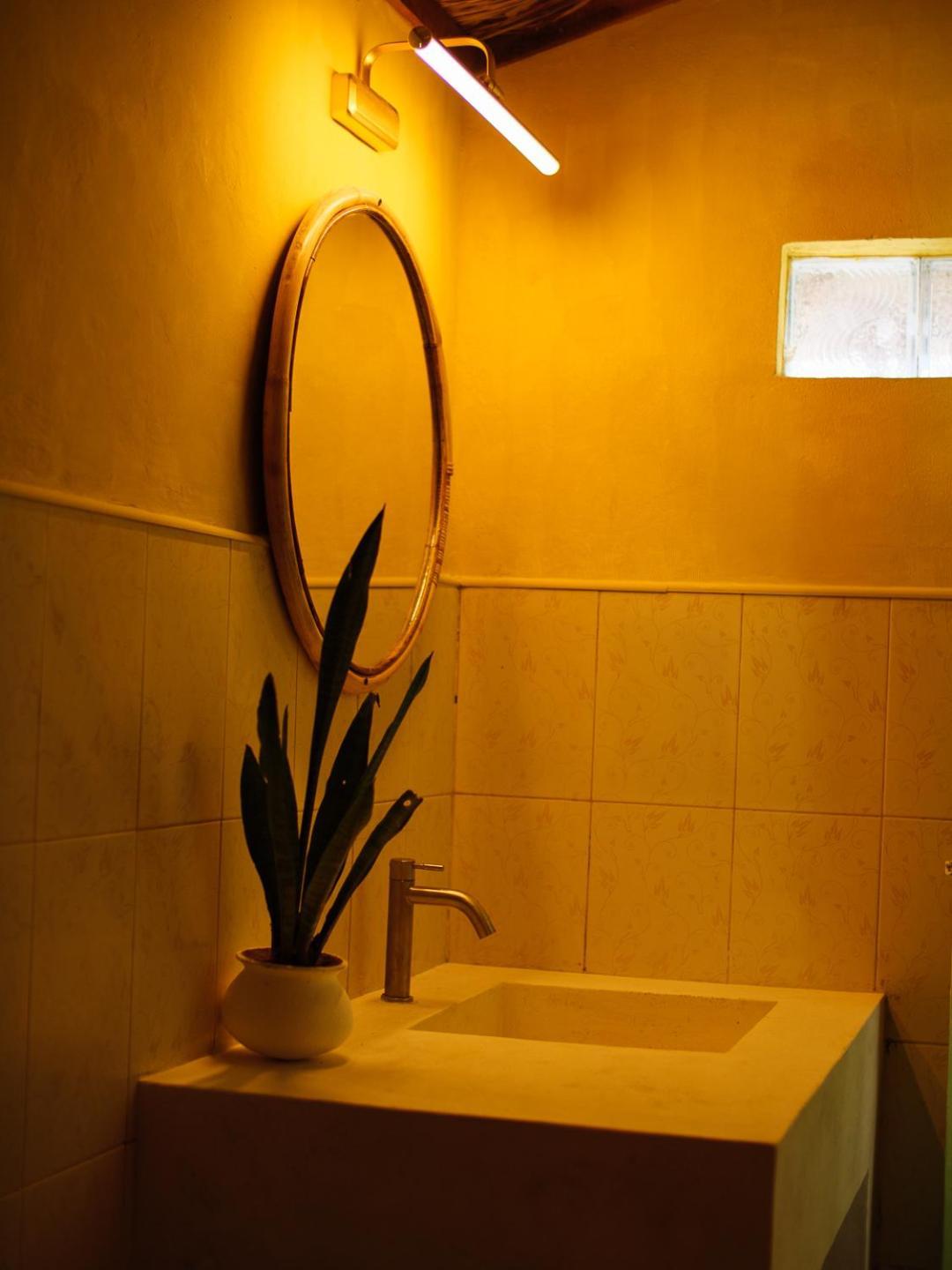 Banana Surf House Hotel Arugam Bay Bagian luar foto